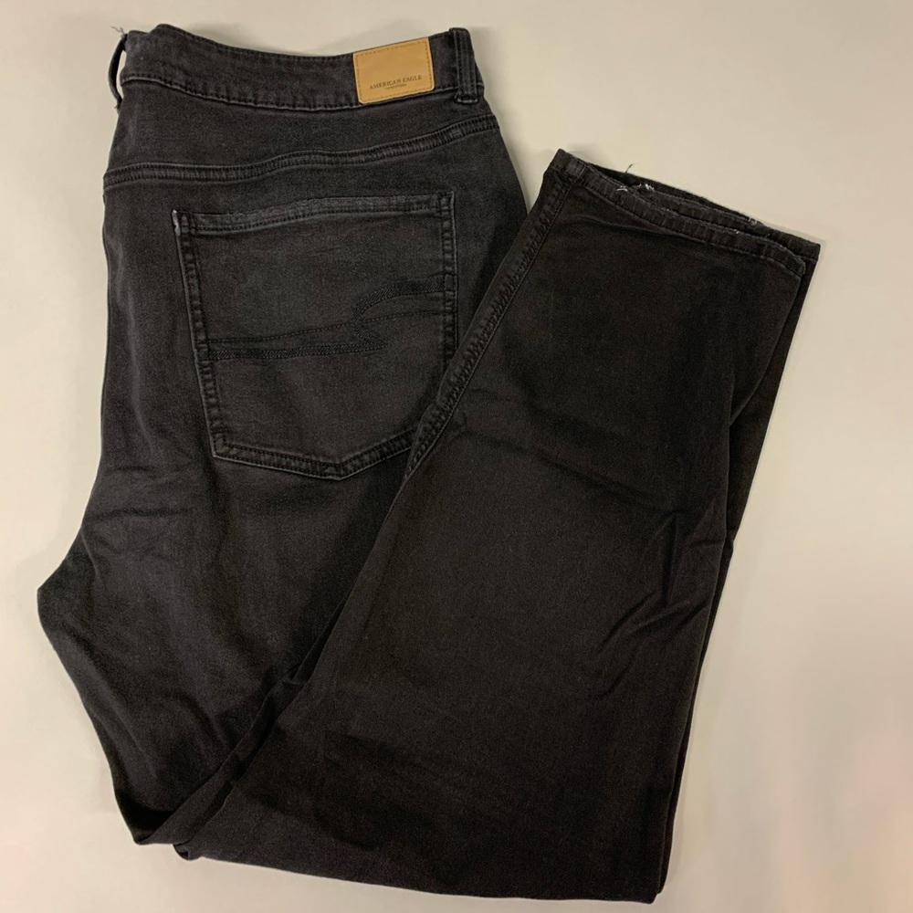 Black American Eagle Tom Girl Pants.